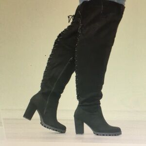 Black Knee-High Heeled Boots